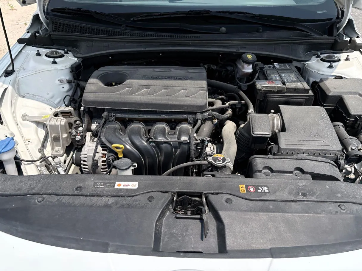 Car image 25