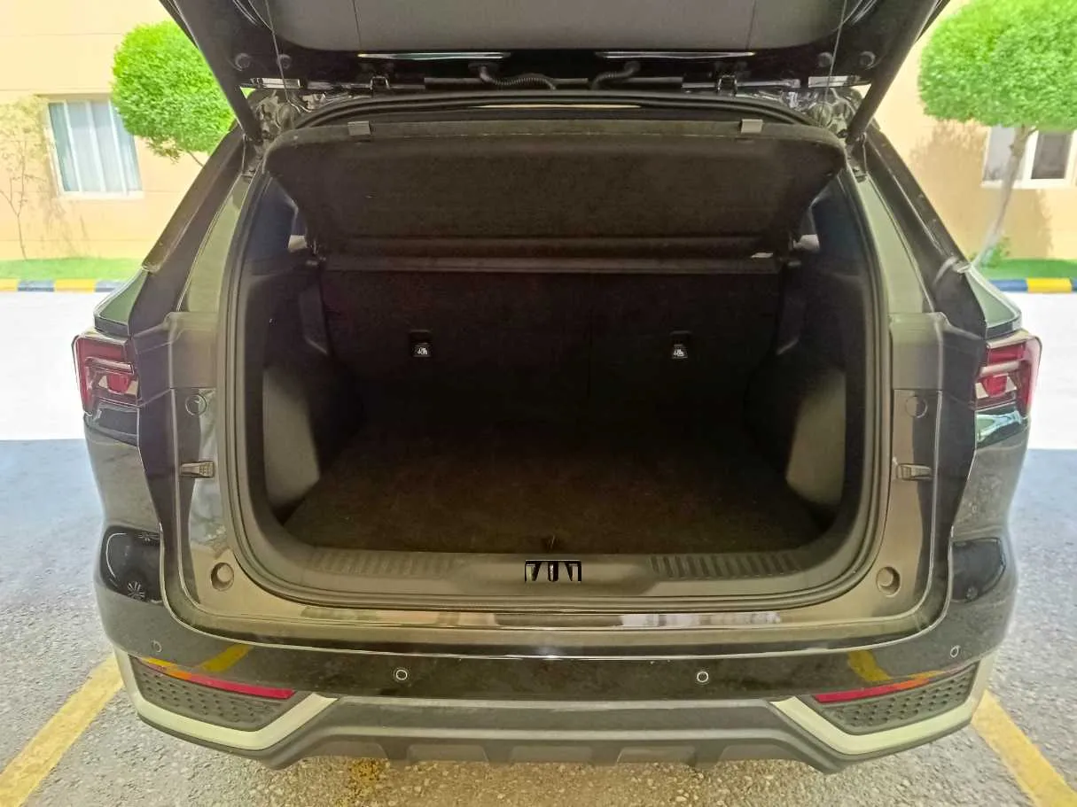 Car image 26