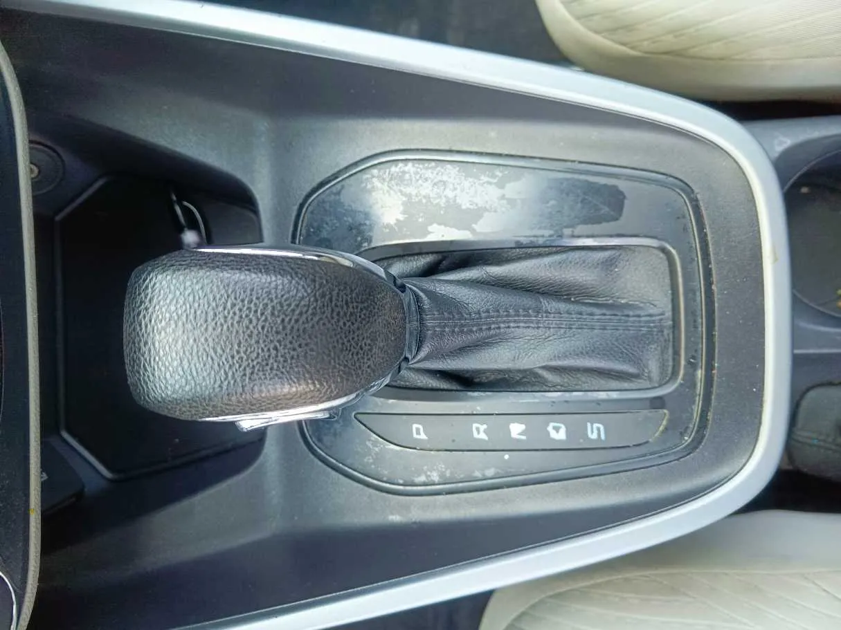Car image 22