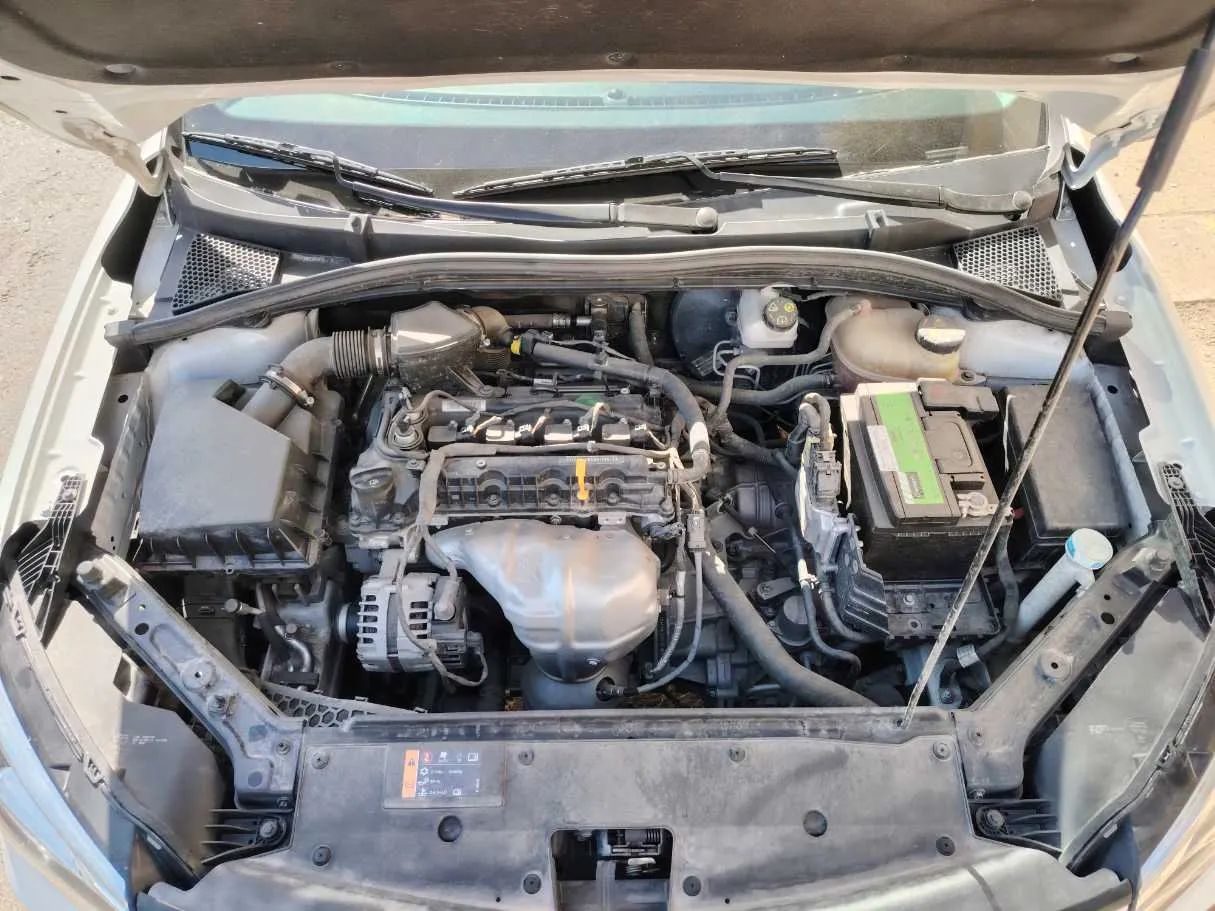 Car image 25