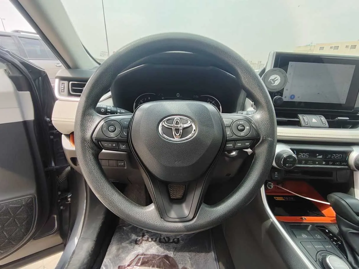 Car image 23