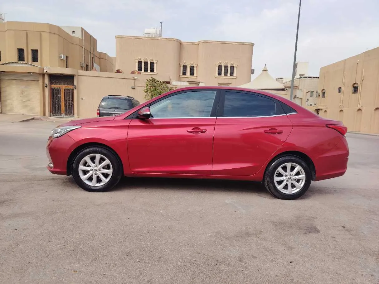 Car image 8