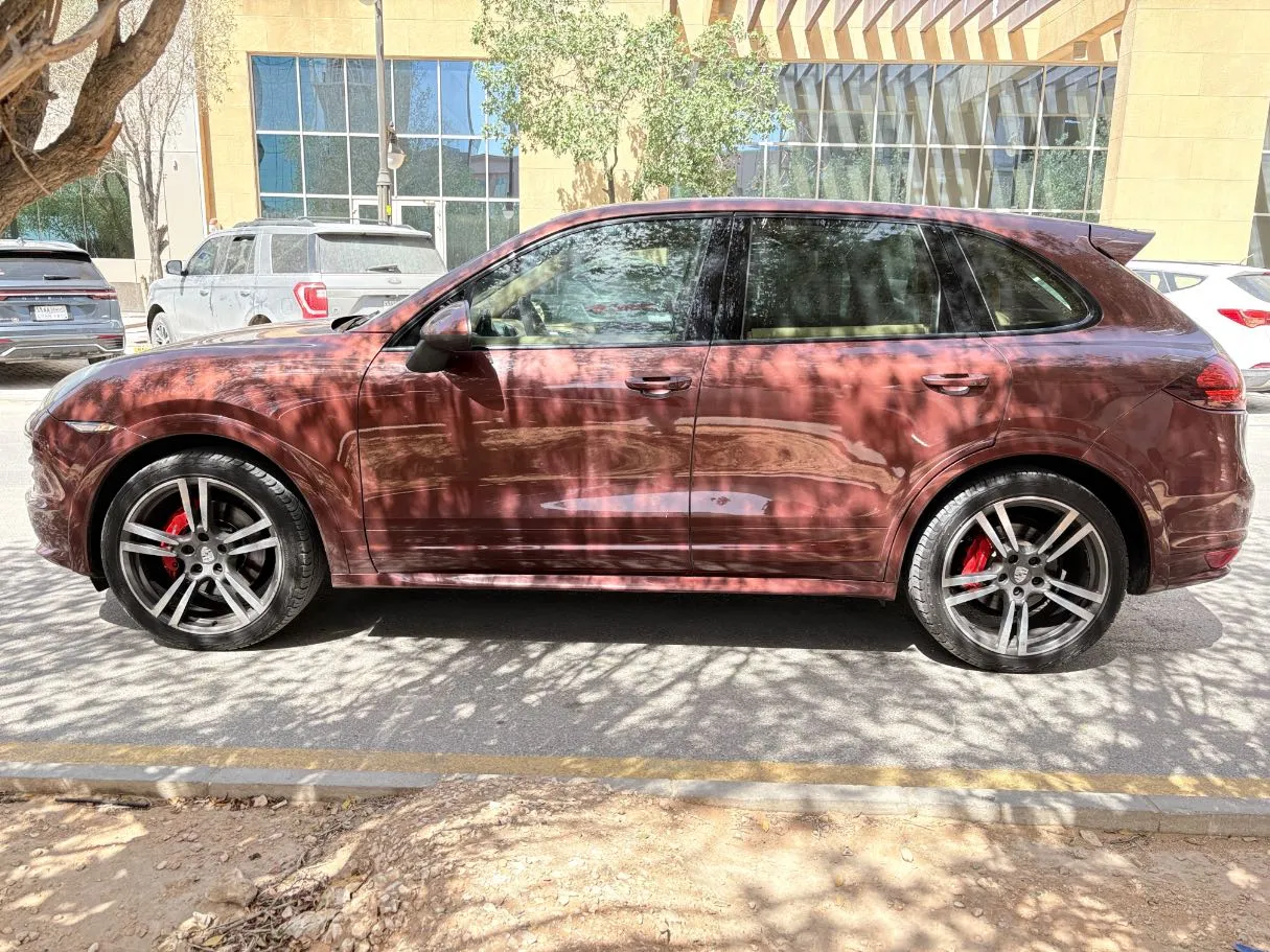 Car image 8