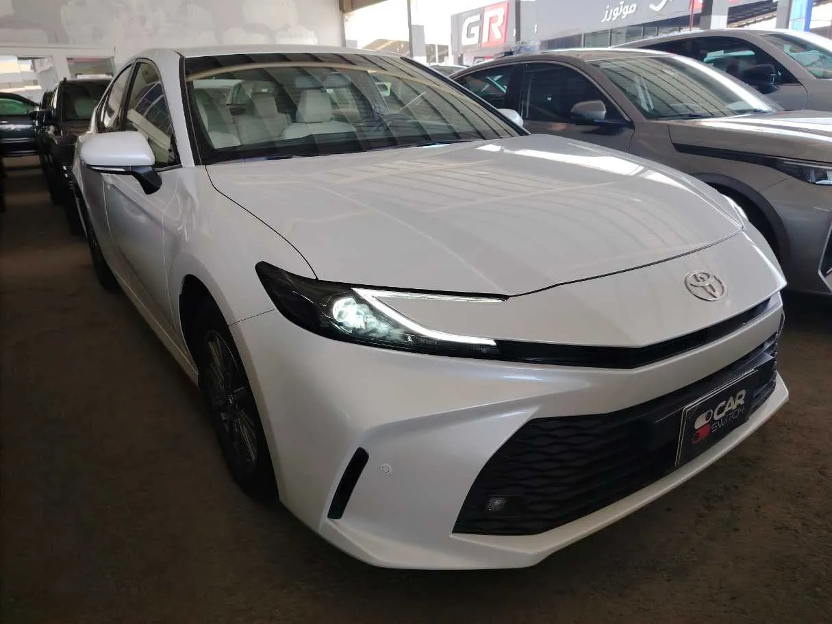 Car image 3