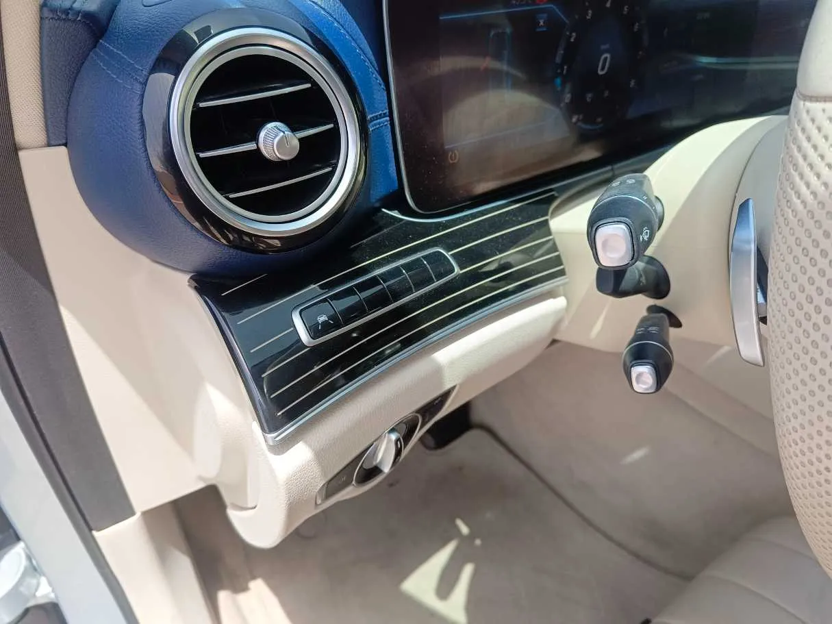 Car image 33