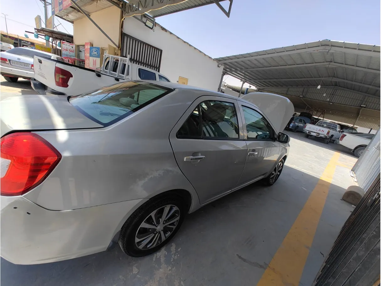 Car image 8