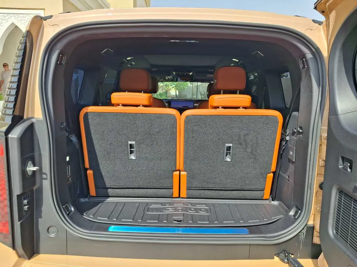 Car image 23
