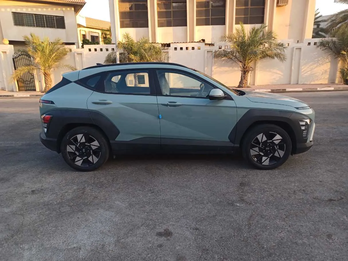Car image 4
