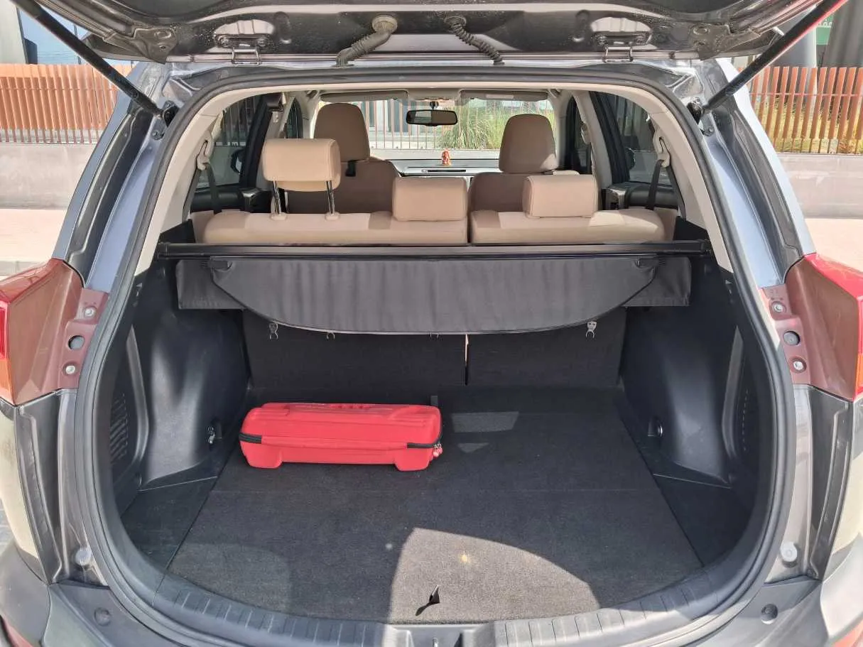 Car image 19