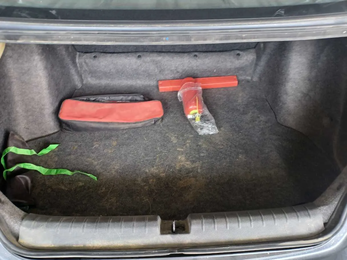 Car image 22