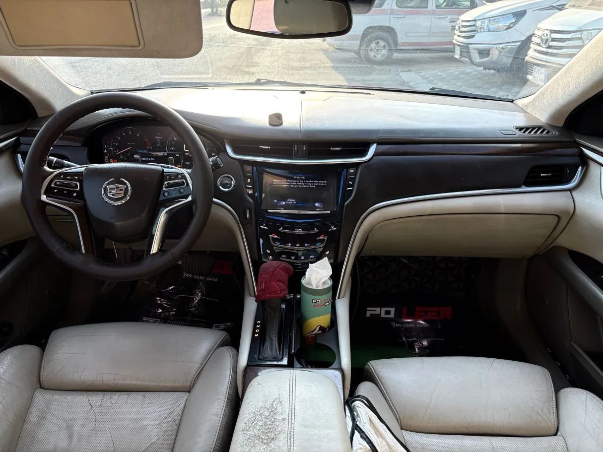 Car image 18