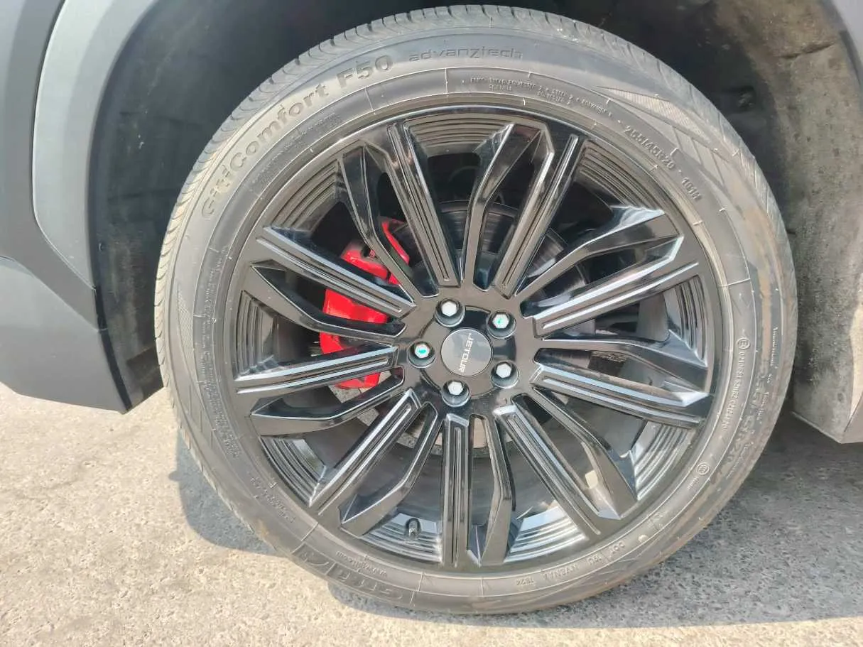 Car image 11
