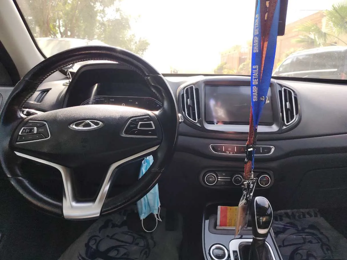 Car image 15