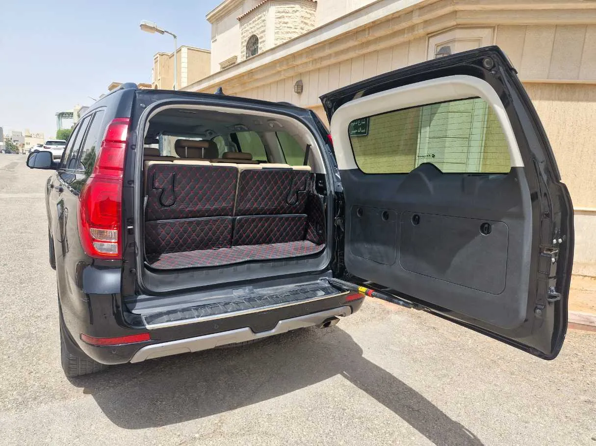Car image 21