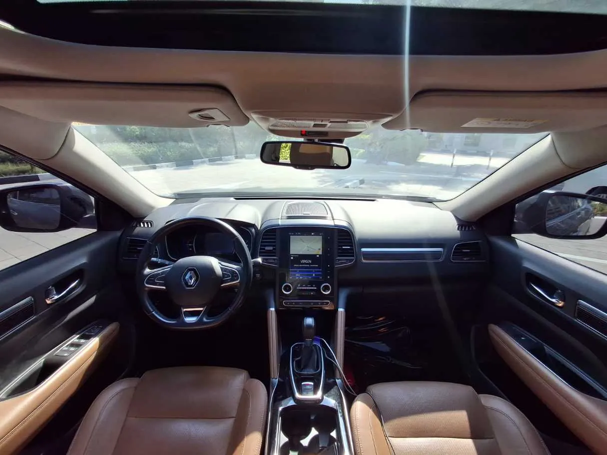 Car image 14