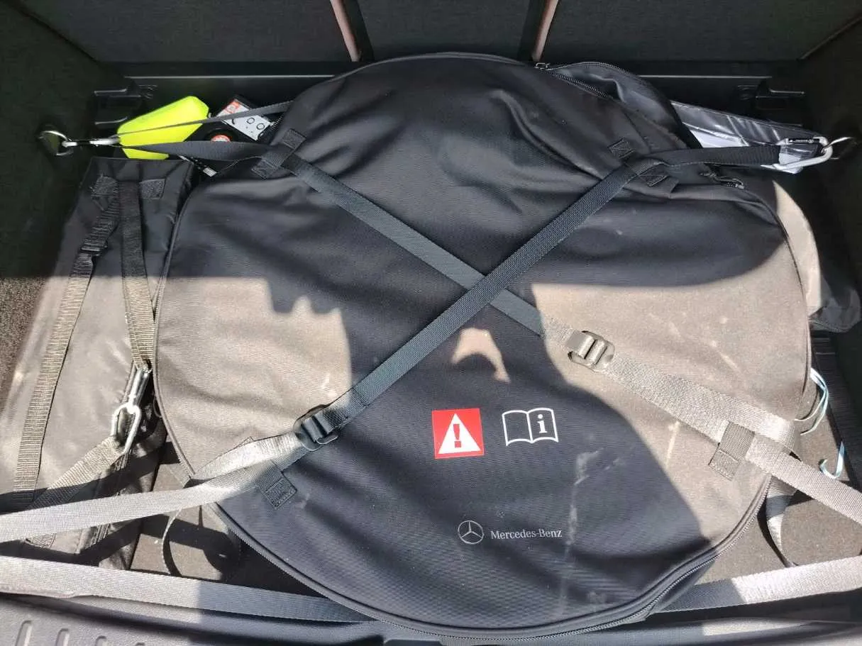 Car image 30