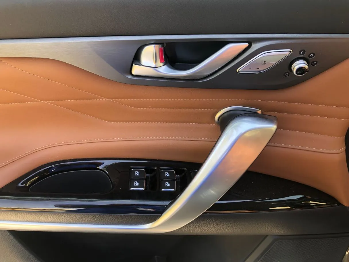 Car image 23