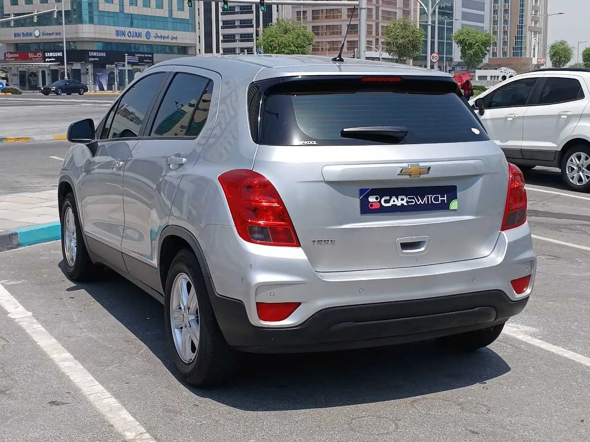 Car image 5