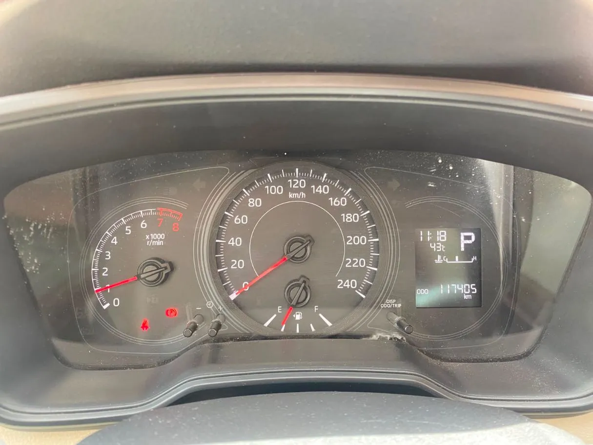 Car image 17