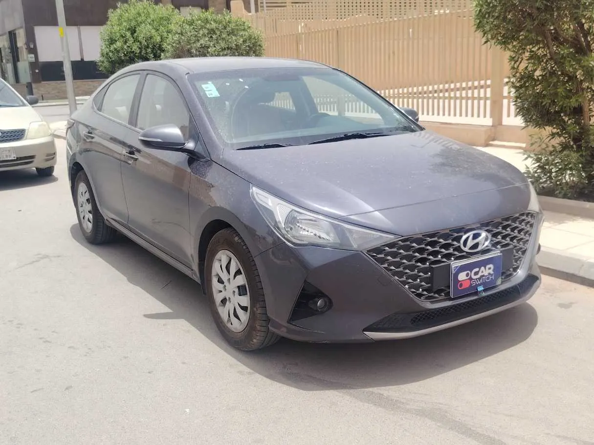 Car image 3