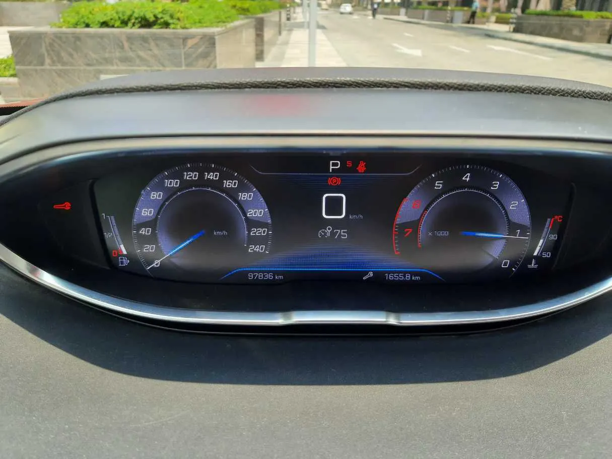 Car image 17