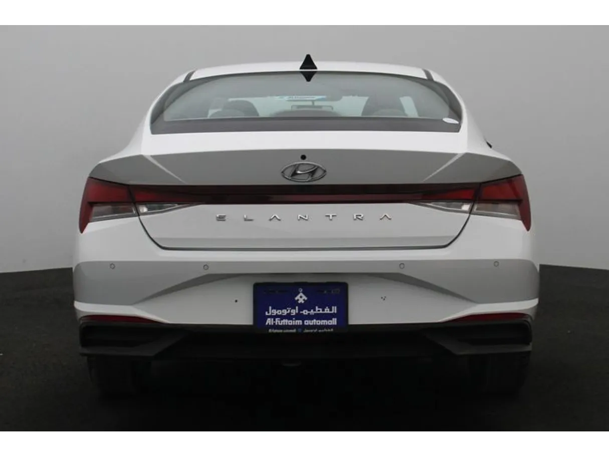 Car image 12