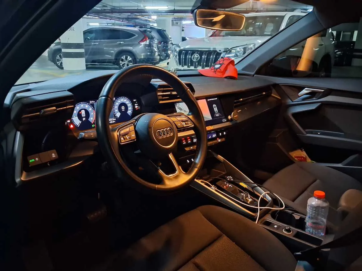 Car image 11
