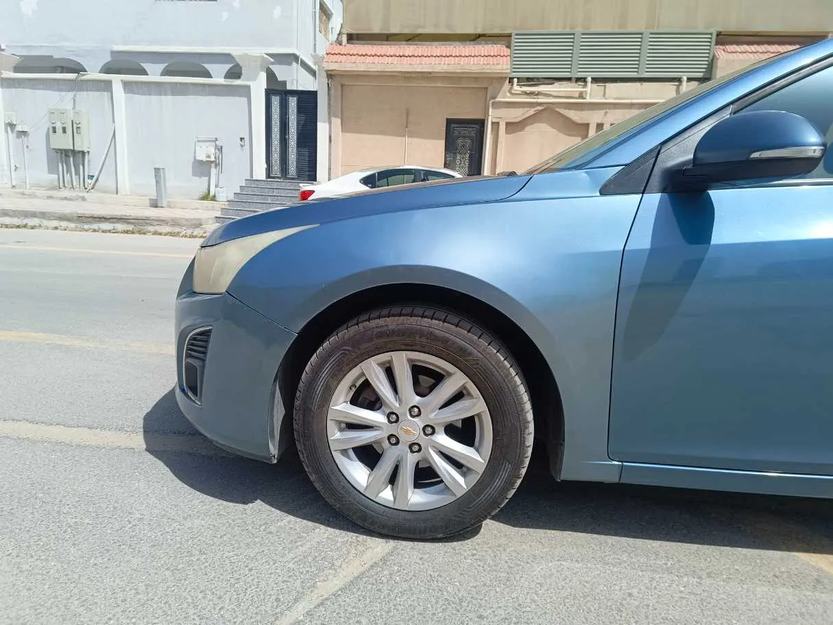 Car image 9