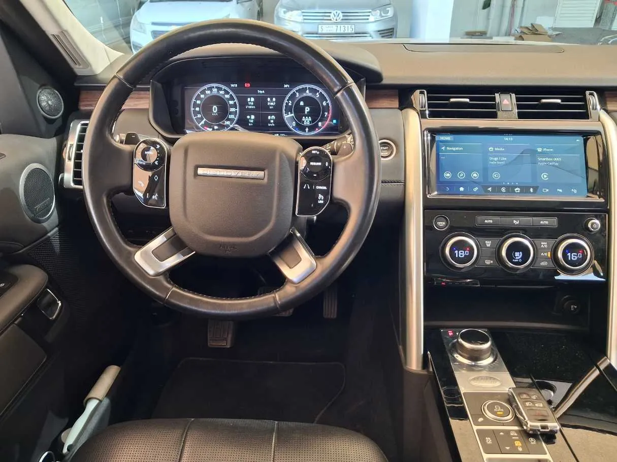 Car image 17