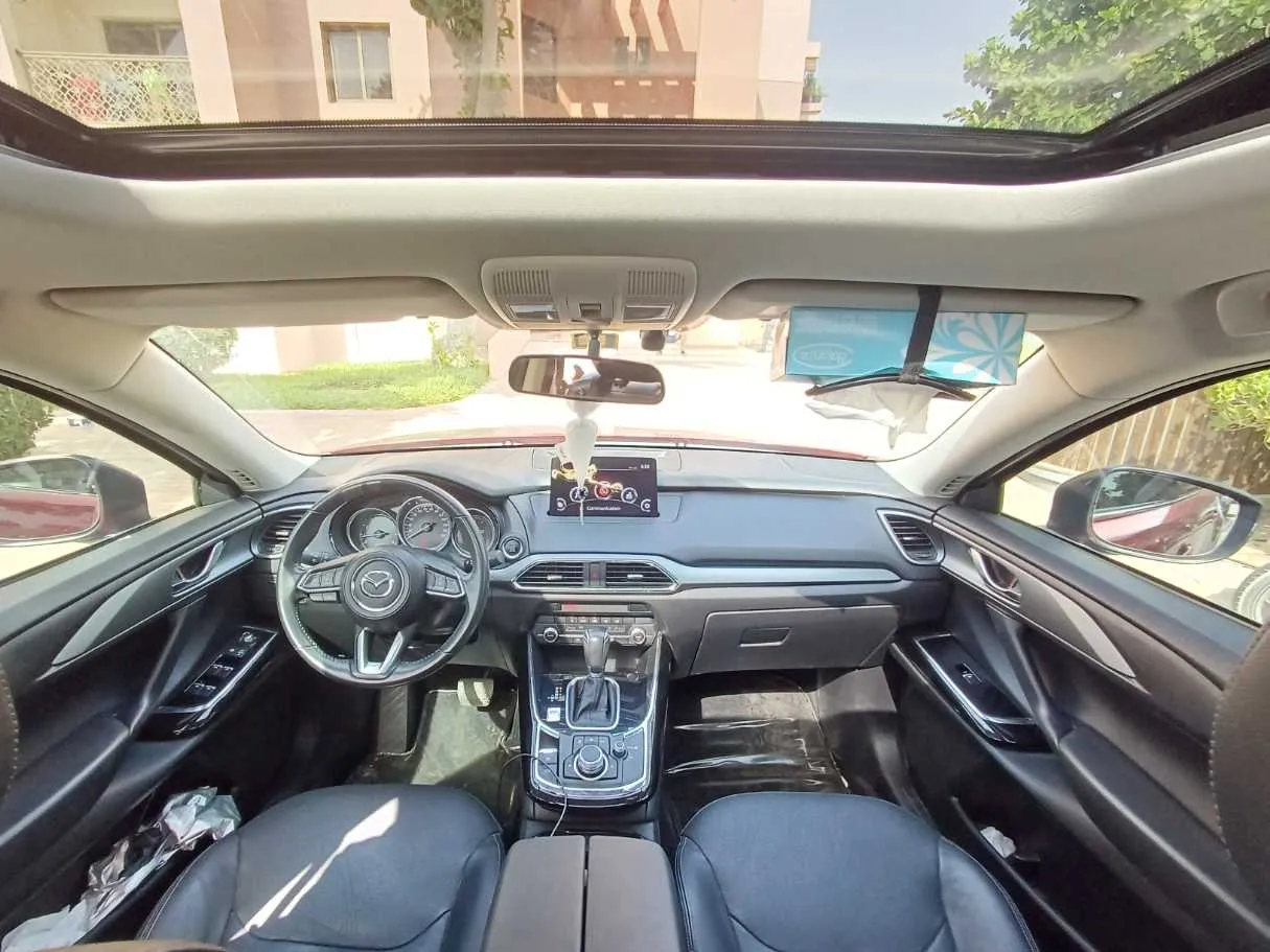 Car image 14
