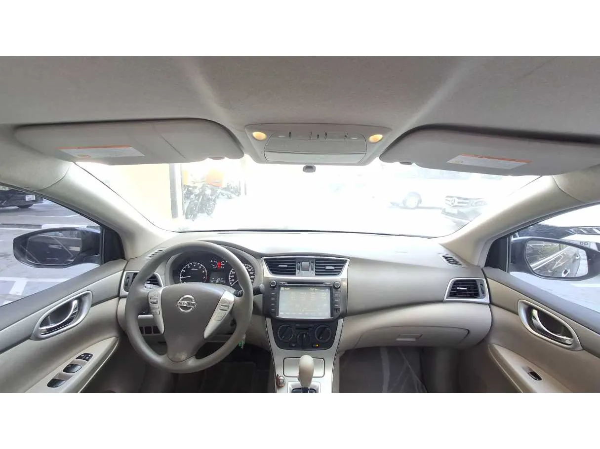 Car image 18