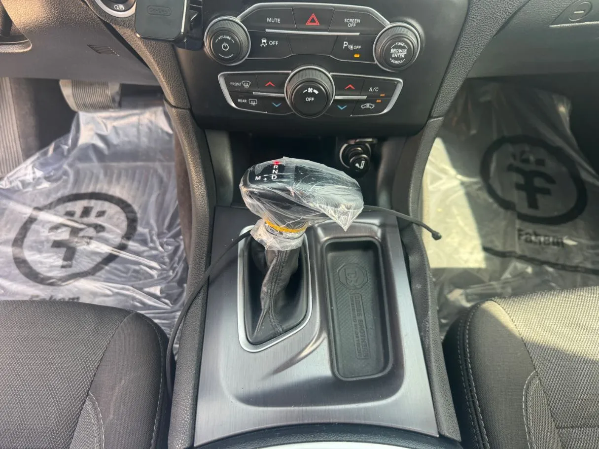 Car image 15