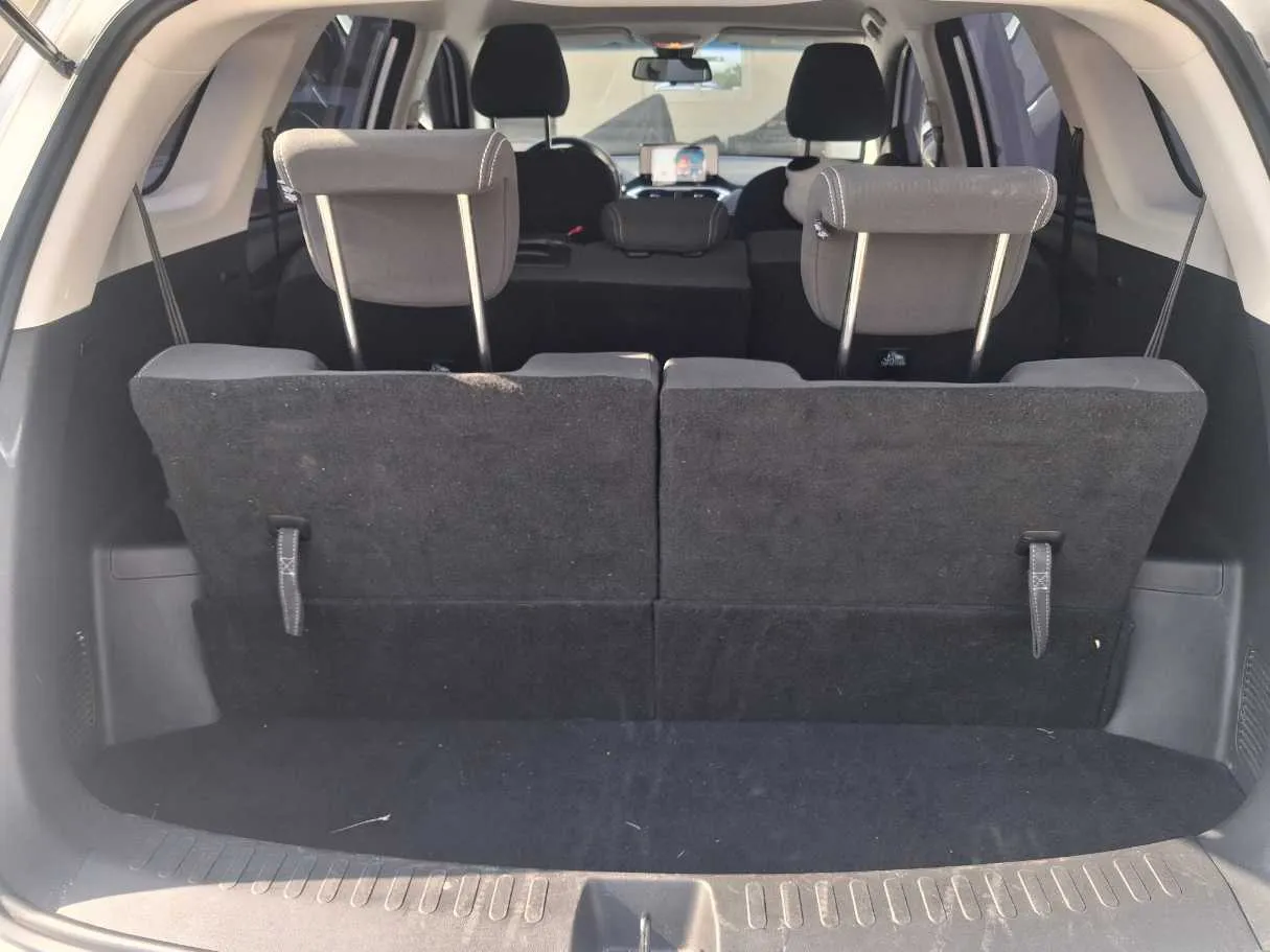 Car image 20
