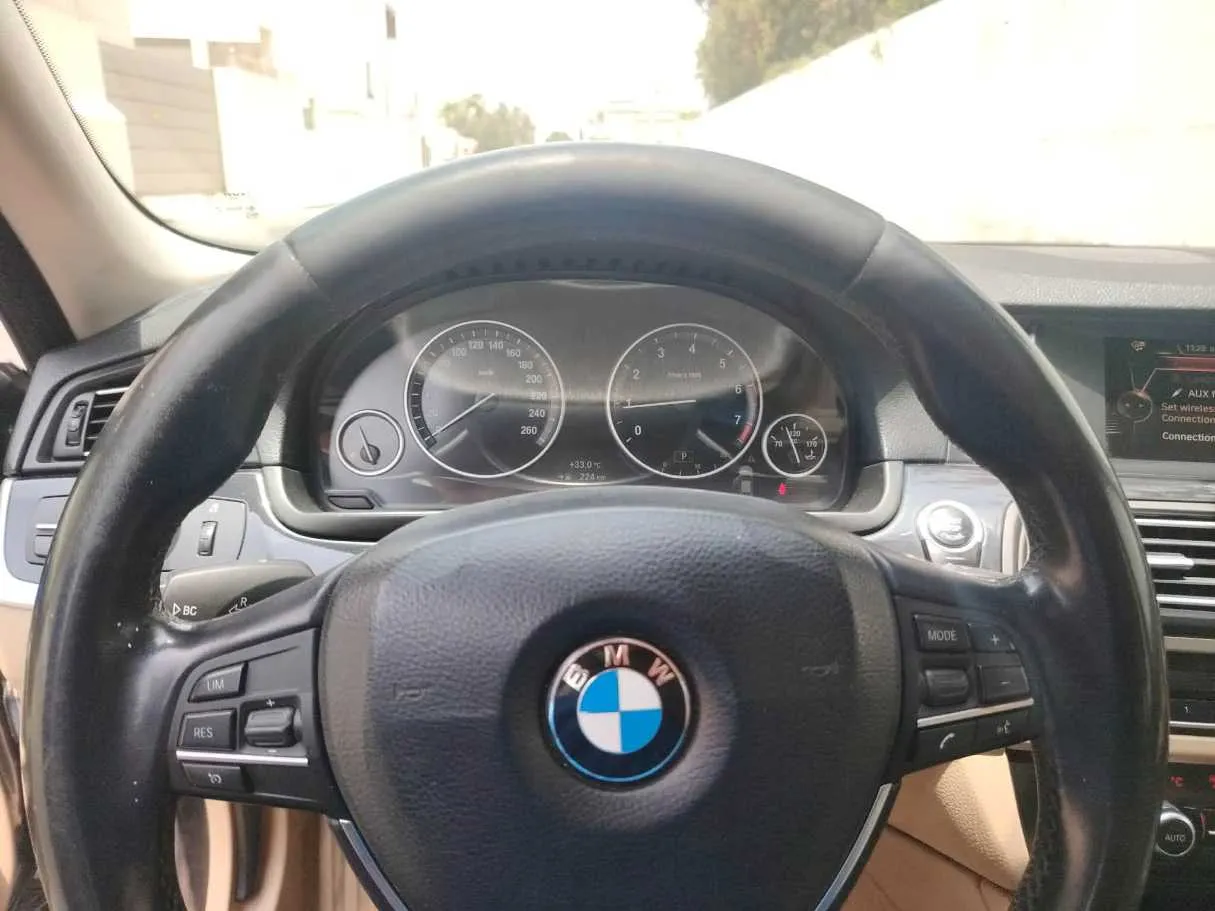 Car image 24
