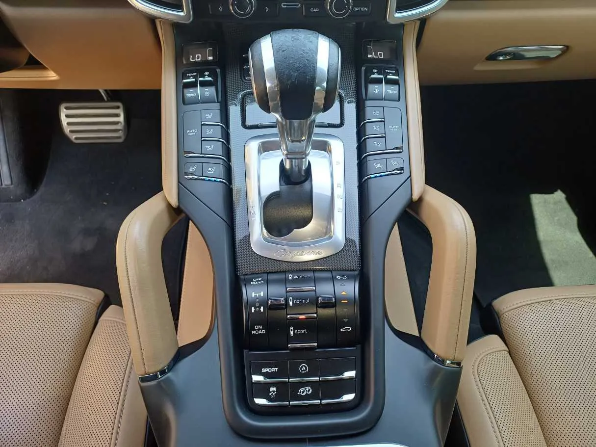 Car image 22