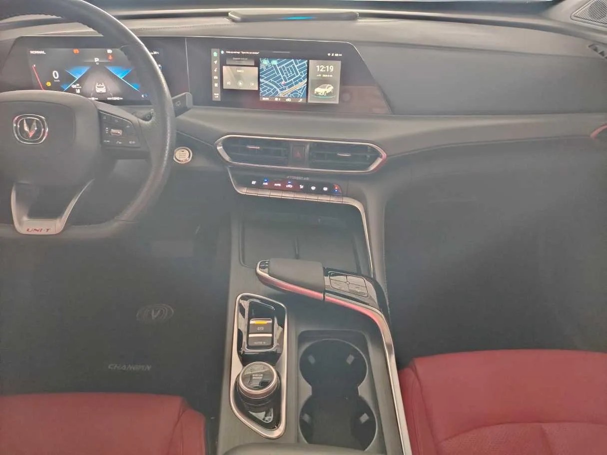 Car image 25