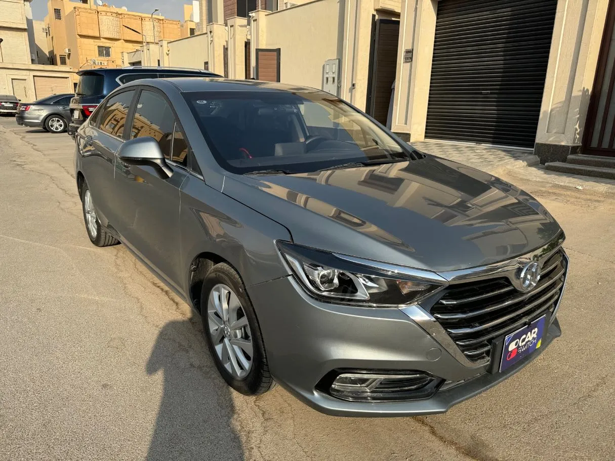 Car image 3