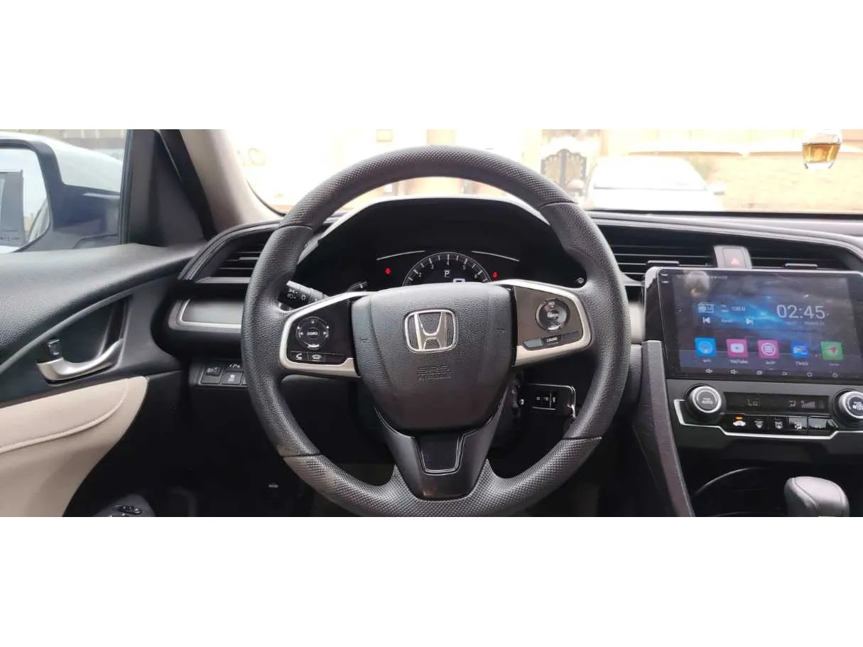Car image 18