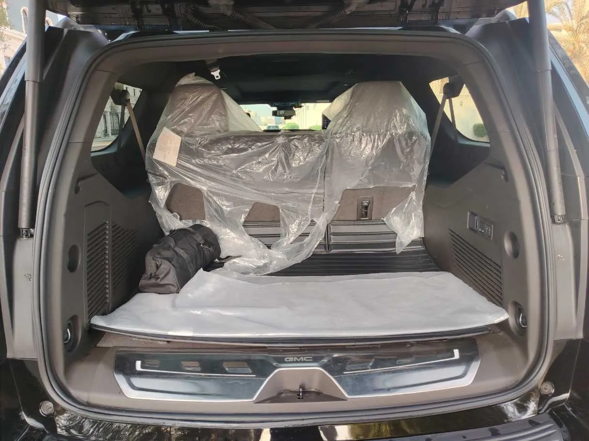 Car image 25