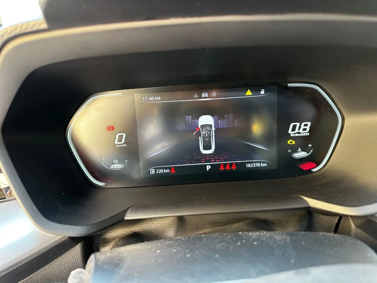 Car image 15