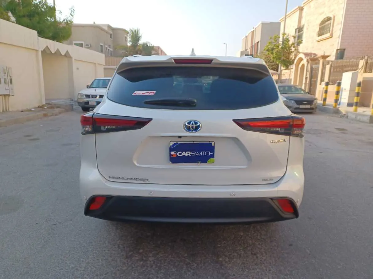 Car image 6