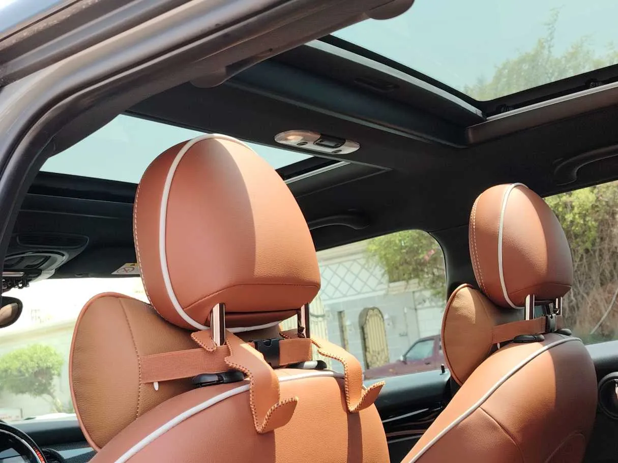 Car image 17