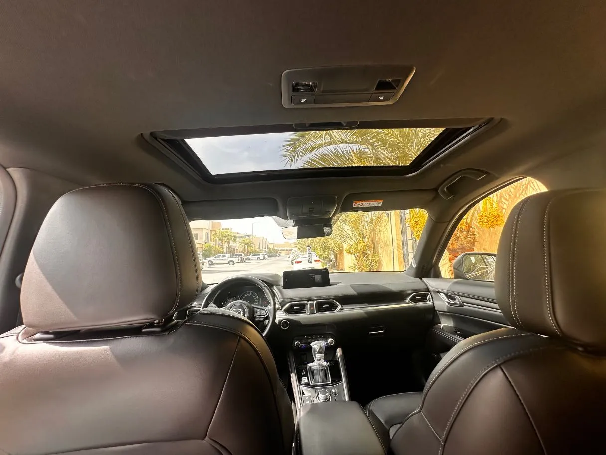 Car image 15