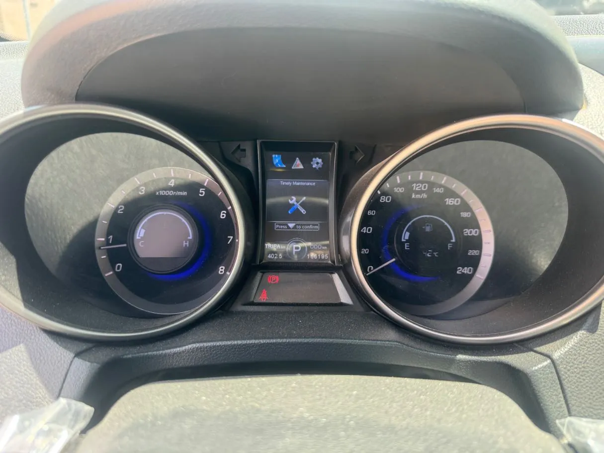 Car image 17