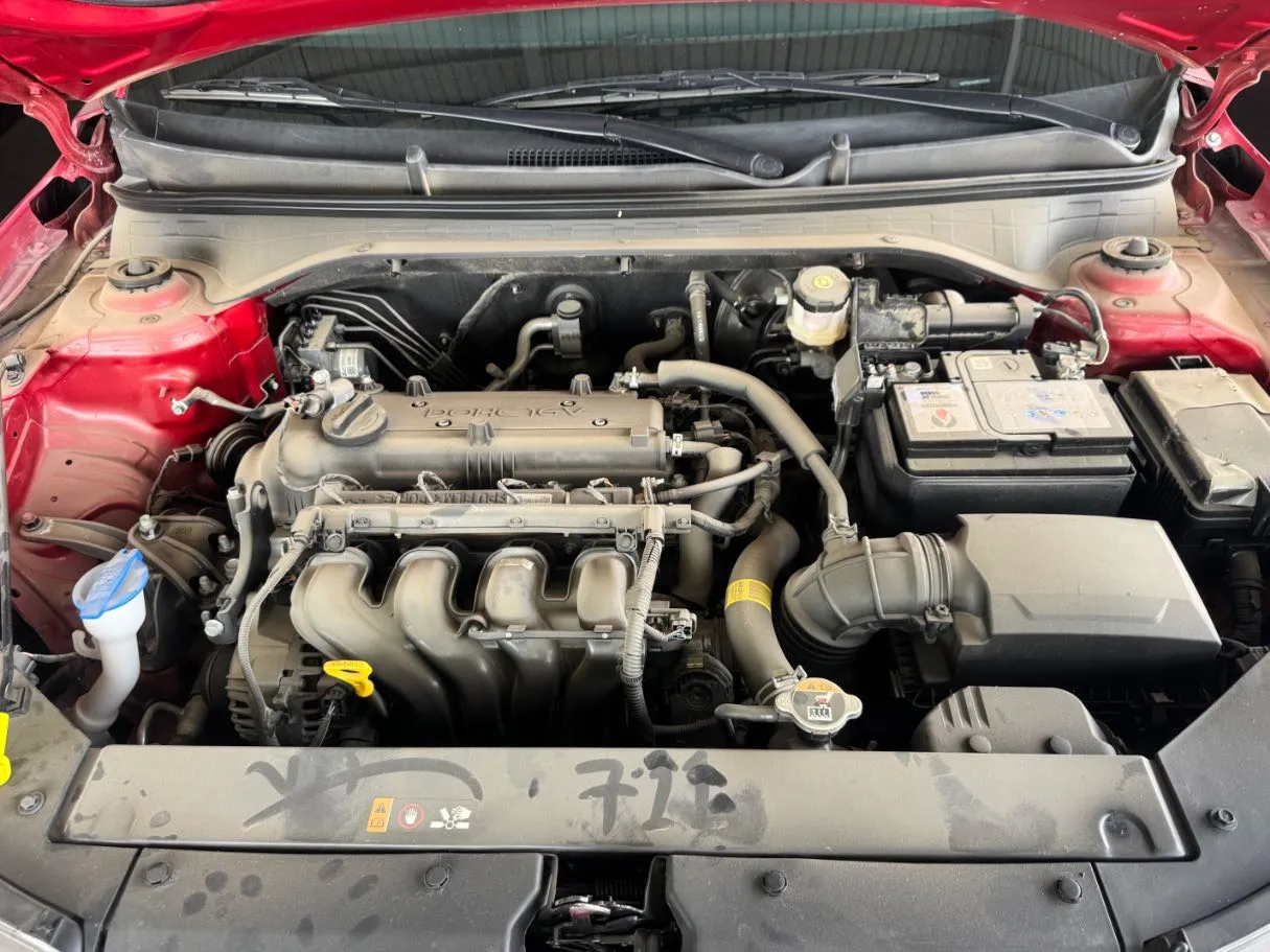 Car image 16