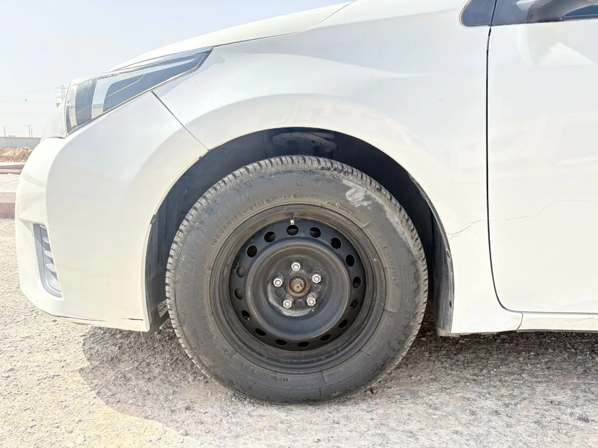 Car image 9