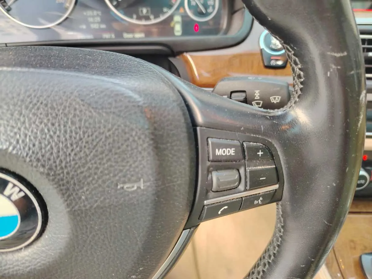 Car image 44