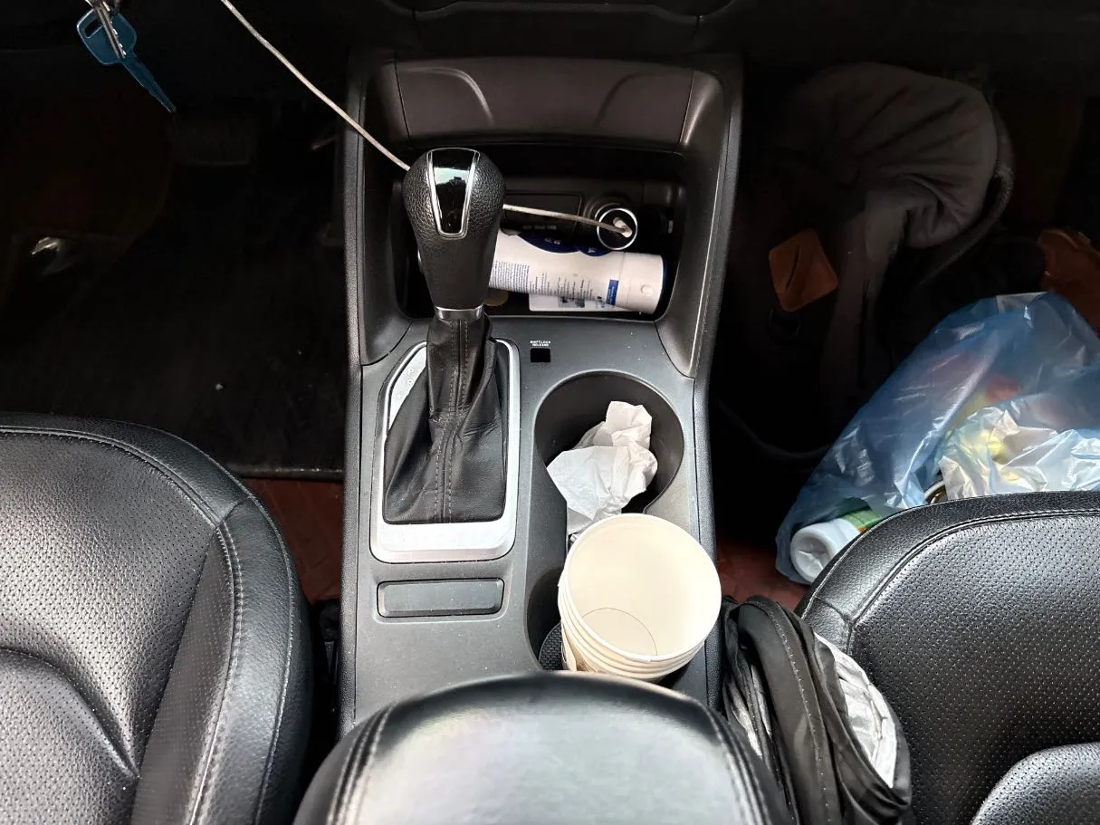 Car image 19