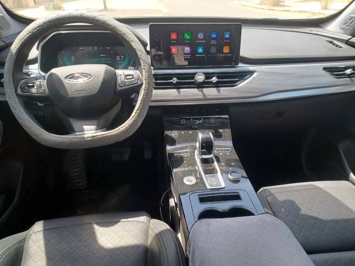 Car image 16
