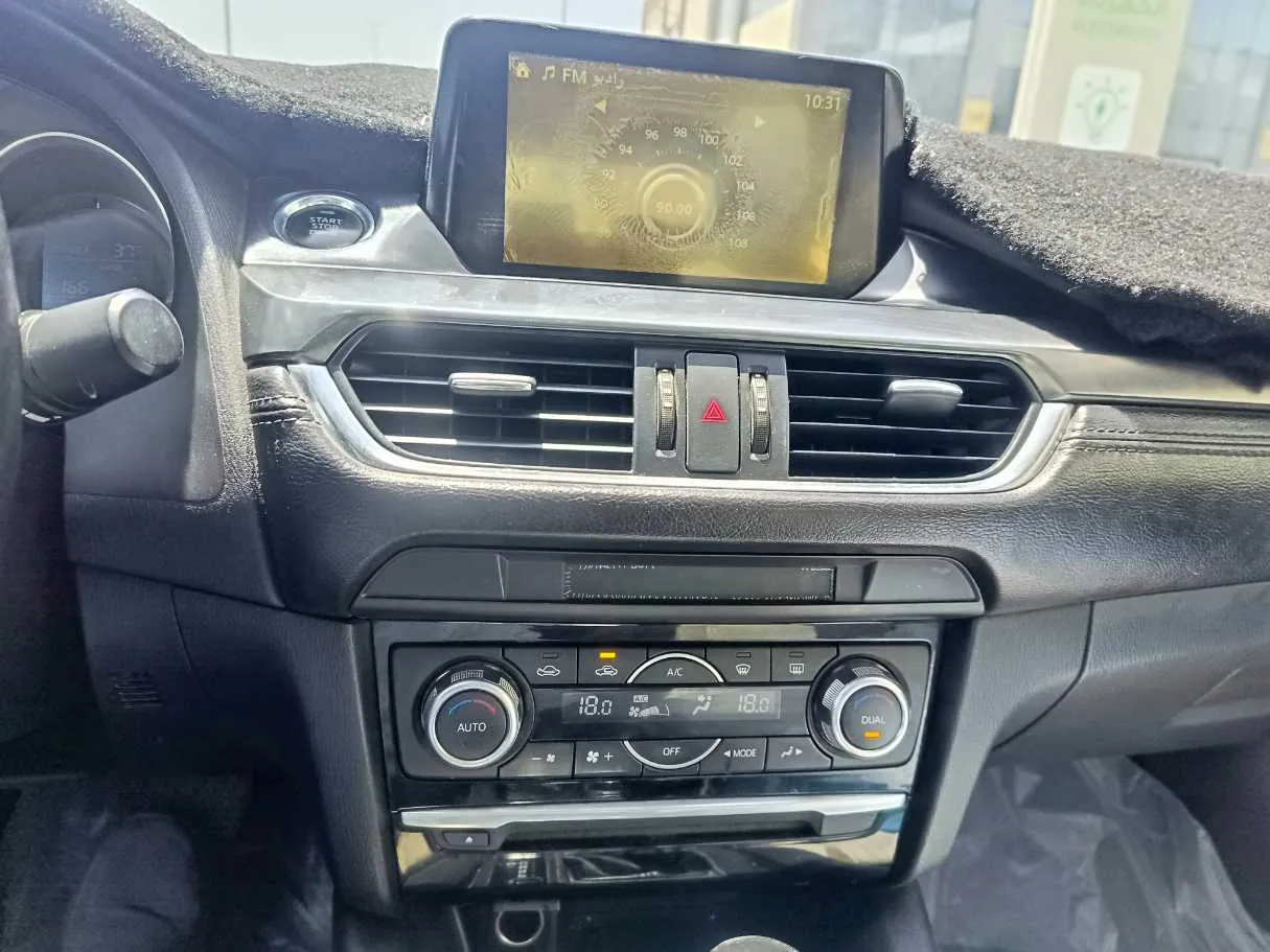 Car image 27